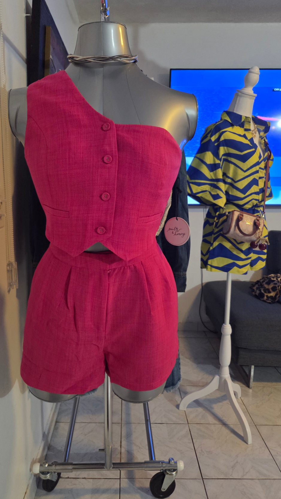 Pinky one shoulder set