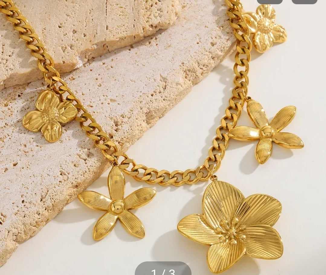 Flower Necklace