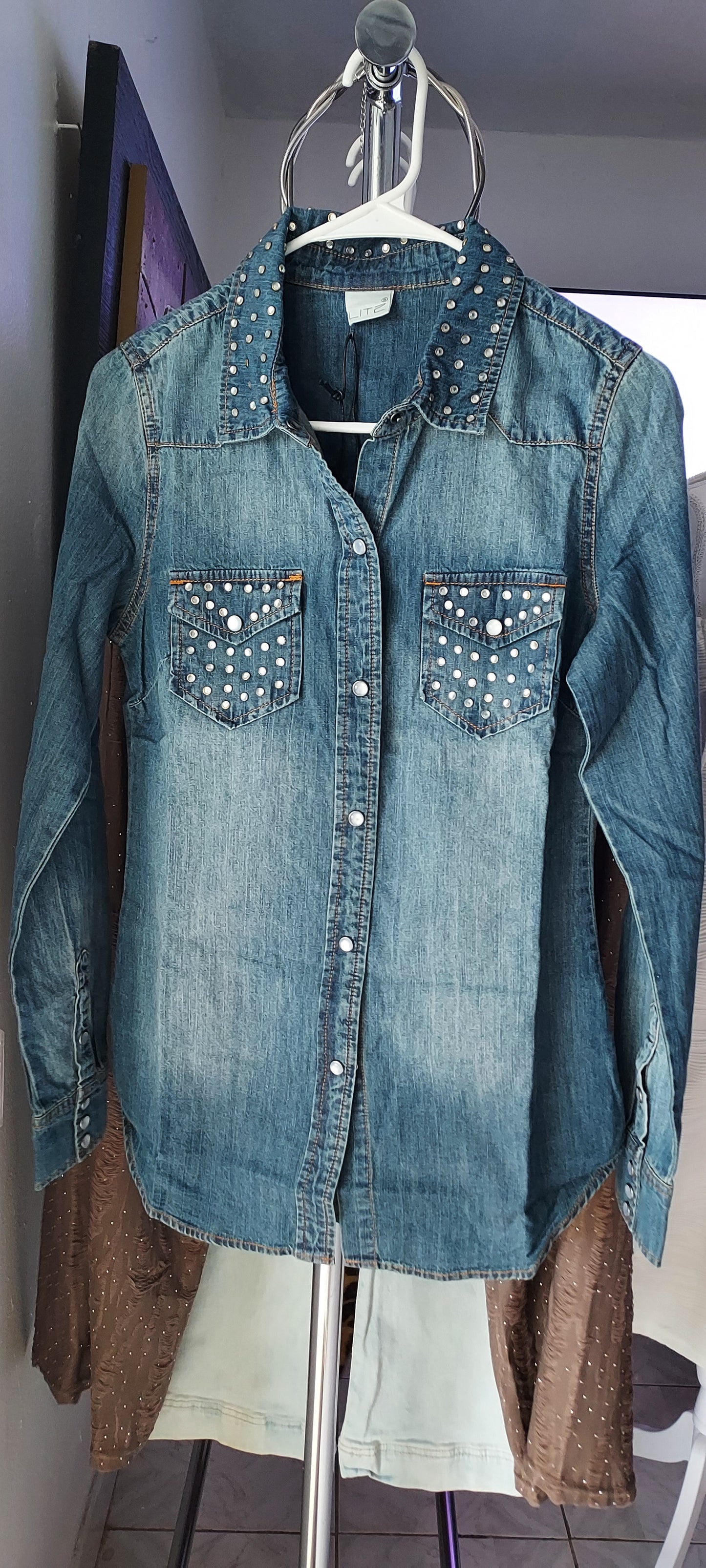 Applications denim shirt