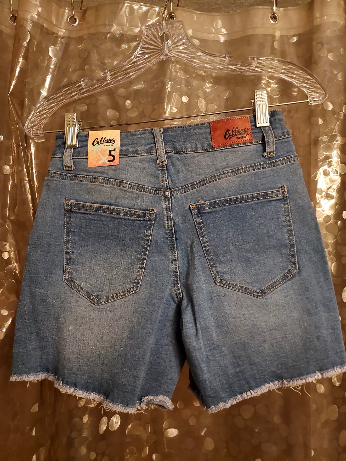 Short denim