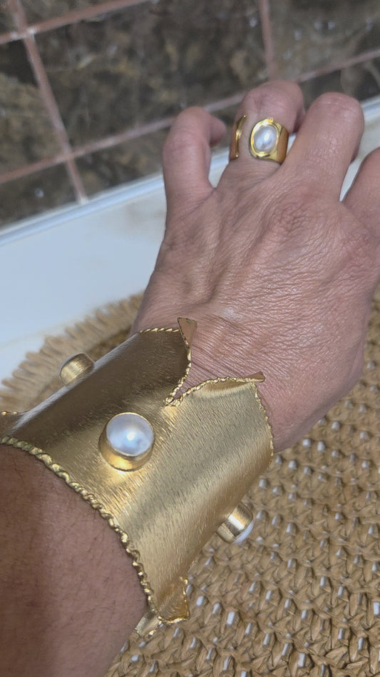 Cuff con piedras y sortija