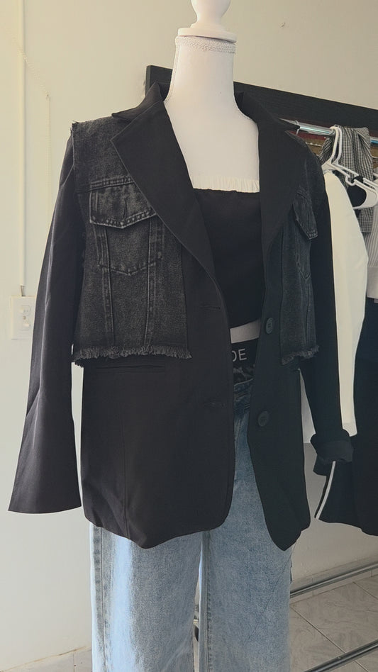 Denim/Blazer es over size sirve S/M